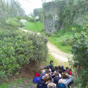 Nous dessinons la tour des Carmes.